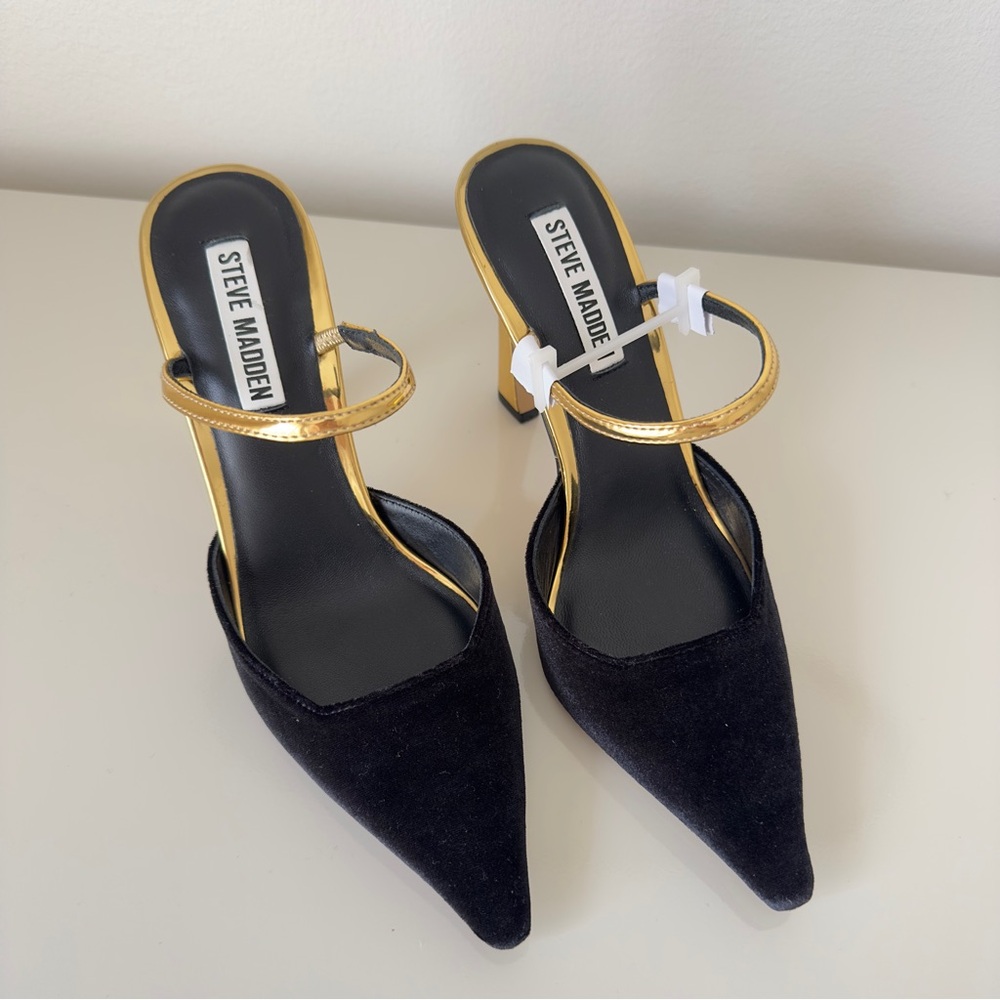 Steve Madden Black and Gold Heeled Sandals